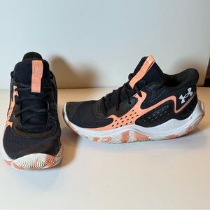 Under Armour UA Jet '23 basketball shoes in a black and bubble peach Size 8.5